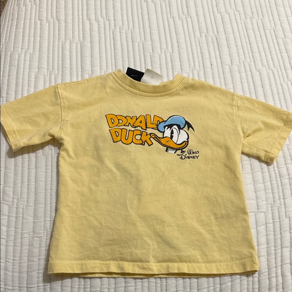 Zara kids Disney Donald Duck Light Yellow Kids Tee size 1.5